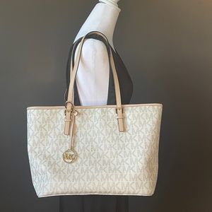 ✨Authentic |Michael Kors Logo Cream Colored Bag |Like New Condition✨